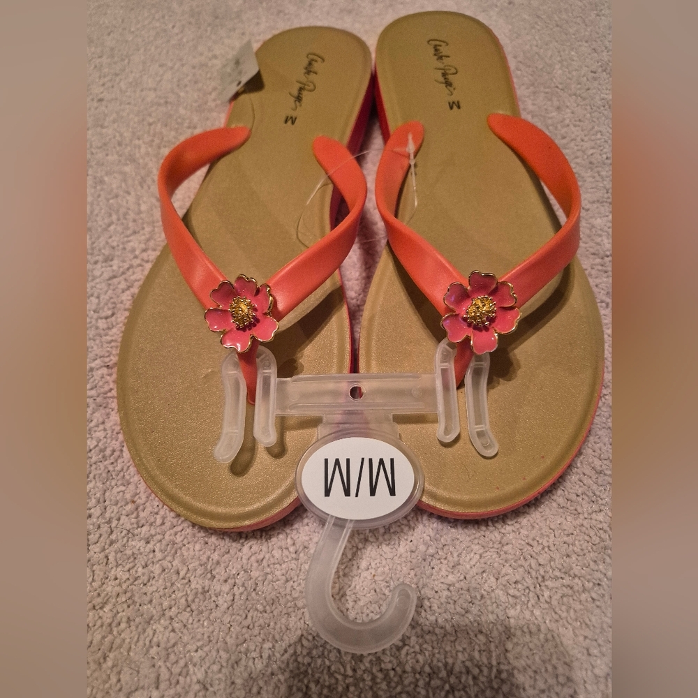 Charlie Paige Floral Embellished Flip Flops Women’s M (7-8)